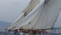 MOONBEAM IV -  Racing